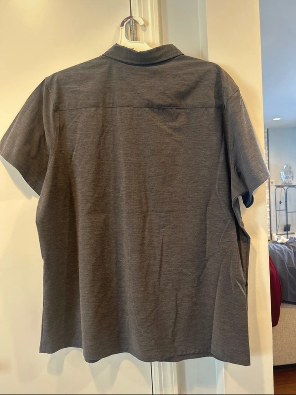 all in motion Men's Short-Sleeve Button-Down Shirt in Charcoal Gray - Picture 6 of 10